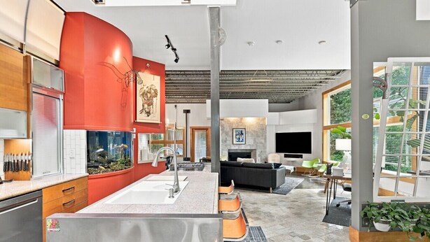 المنشأة من الداخل