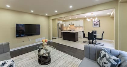 Cozy Oshawa Family Escape