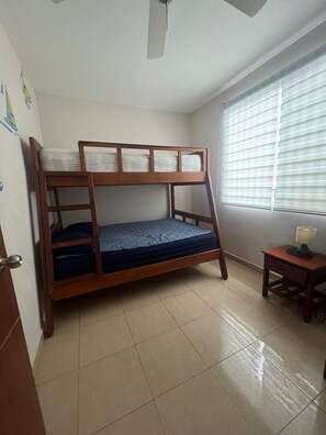 3 bedrooms, WiFi, bed sheets, wheelchair access - Tranquil 3-bedroom house with AC in charming Tonsupa (Tonsupa)
