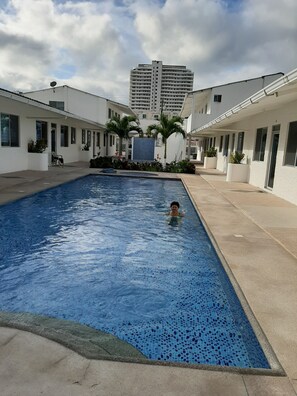 Outdoor pool - Tranquil 3-bedroom house with AC in charming Tonsupa (Tonsupa)
