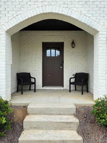 Spacious 4-bedroom townhome in charming Birmingham with AC