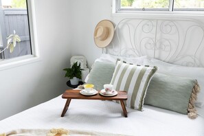 2 bedrooms, iron/ironing board, free WiFi, bed sheets - Pandanus Breeze - 3 min to beach + pet friendly (Pottsville)