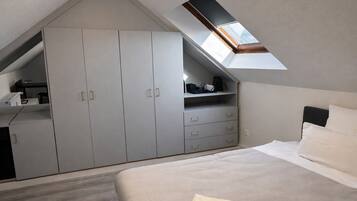 Economy-enkeltværelse - udsigt til gårdsplads