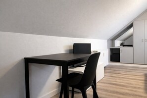 Lägenhet Economy - utsikt mot innergården | Restauranger