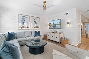 Living area - March/April Specials, Boardwalk & Beach (Isle of Palms)