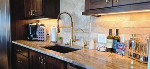 Fridge, oven, stovetop, dishwasher - Home Near Zion Bryce & Grand Canyon Parks (Colorado City)
