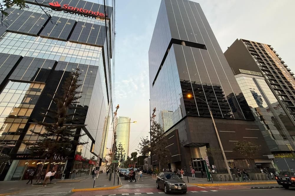 San Isidro financial district stay (404)