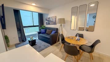 Comfort Apartment, Courtyard View | Living room