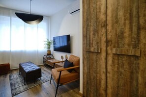 Deluxe Apartment, Non Smoking, City View | Living area - Il Focolare Premium Suites (Avilés)