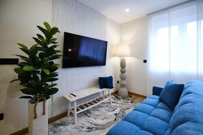 Deluxe Studio, 1 King Bed with Sofa bed, Non Smoking | Living area - Il Focolare Premium Suites (Avilés)