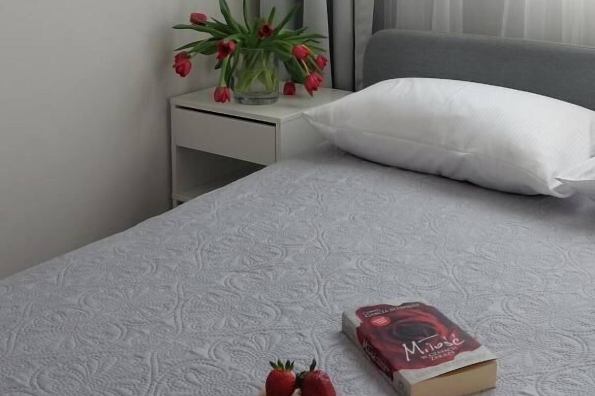 Familie appartement, keuken, uitzicht op binnenplaats