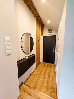 Family Apartment, Private Bathroom, Courtyard View | Interior - mrhomeapartments-Limba (Kraków)