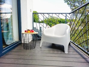 Family Apartment, Balcony, Garden View | Property grounds - mrhomeapartments-Limba (Kraków)