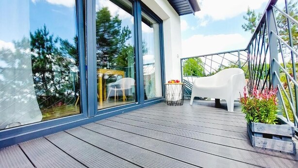 Familieleilighet, balkong, hageutsikt | Terrasse/patio