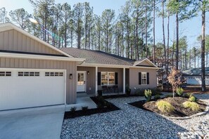 Exterior - Newer Build 2024 Home near Granada Golf Course (Hot Springs Village)