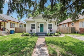 Exterior - Bright Bungalow in Prime Location Meridian Kessler (Indianapolis)
