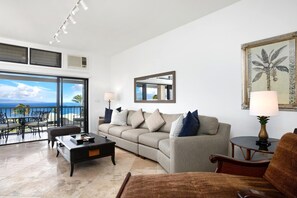 Living area - Kapalua Ridge Villas | 3 Free Cars | KBM Resorts | 3 Units, 4 Bedrooms | KRV ML-3693 (Lahaina)