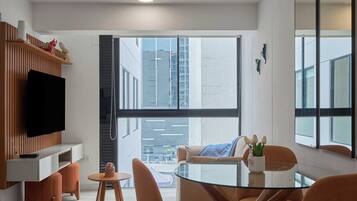 Apartment, 1 Queen Bed with Sofa bed, Kitchen | Dining room