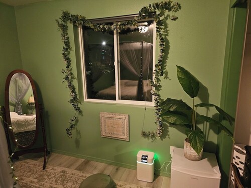  3-bedroom Garden house with AC/Hot tub in beautiful Eugene