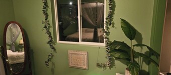  3-bedroom Garden house with AC/Hot tub in beautiful Eugene