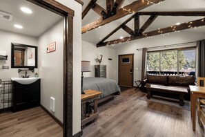 Iron/ironing board, travel cot, free WiFi, bed sheets - 
Cozy Studio Cabin #4 on Hobby Farm Near Glacier National Park (Columbia Falls)