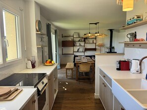 Fridge, oven, dishwasher, toaster - Maison de village 8 pers, au calme, jardin, wifi (QUIBERON)
