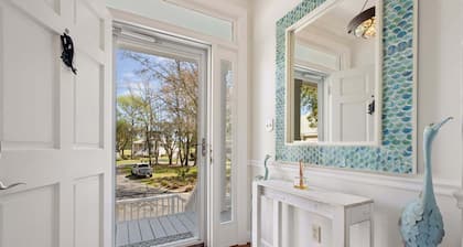 The Escape | 3BR Golf Course Villa with Pool Access