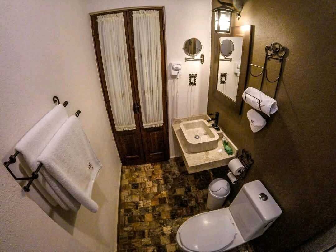 Habitación Deluxe, balcón, vista al parque | Baño