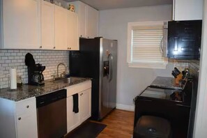 Private kitchen - Harry Potter/The Burrow in Stillwater-Walk to OSU (Stillwater)