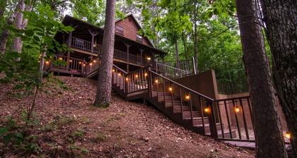 Breathless | Secluded âą Stunning Views âą Hot Tub