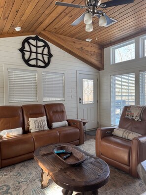 Living area - Hot Tub + Firepit Dreams | Streamside Hochatown (Broken Bow)