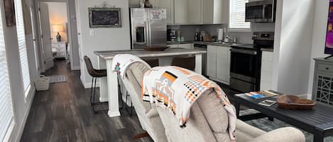 Dishwasher, cookware/dishes/utensils