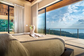 5 bedrooms, iron/ironing board, free WiFi, bed sheets - Riverstone | Elevated Living Near Beach & Town (Dominical)