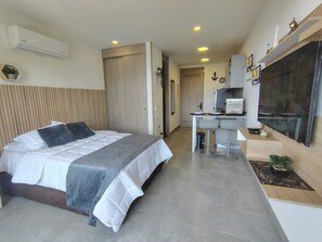 Iron/ironing board, Internet, bed sheets - Luxury ocean view apartment SantaMarta/8 mins airport (santa marta)