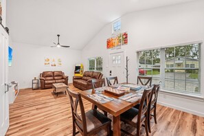 Dining - 3BR/2BA • 6 Beds • Fenced Yard • Near Downtown (St. Augustine)
