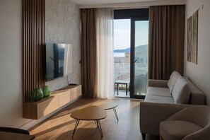 TV - Residance with pool ,sauna and free garrage (Budva)