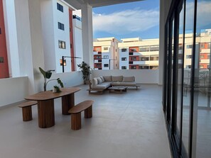 Terrace/patio - Spacious 3-bedroom apartment in charming Santo Domingo Este with AC and WiFi  (Santo Domingo Este)