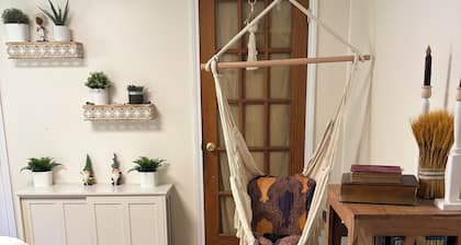 3-bedroom house perfect for hunters, families, fishermen, close to lake & ferry