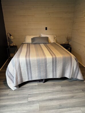 3 bedrooms, desk, iron/ironing board, free WiFi