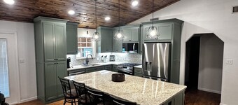 Edgewater at Lake Greeson – Family Retreat w/ Game Room & Theater