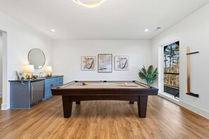 Game room - 🌄 Blue Ridge Mountain Escape | Scenic Mountain Getaway, Hot Tub & Game Room (Blue Ridge)