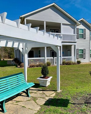 Exterior - Cozy Condo Near Baseball Fields and Zoo- Pool | Tennis Courts | Pickleball (Gulf Shores)