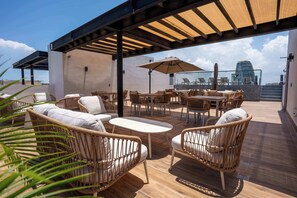 Outdoor dining - Modern PH - 4BR - Marina & Shopping (Cancún)