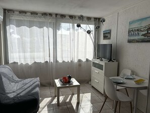 TV