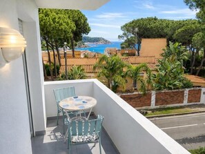 Outdoor dining - Lodging in La Fosca - Palamós (Palamós)