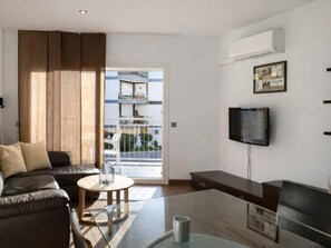 TV - Cozy apartment in La Fosca, private parking (Palamós)