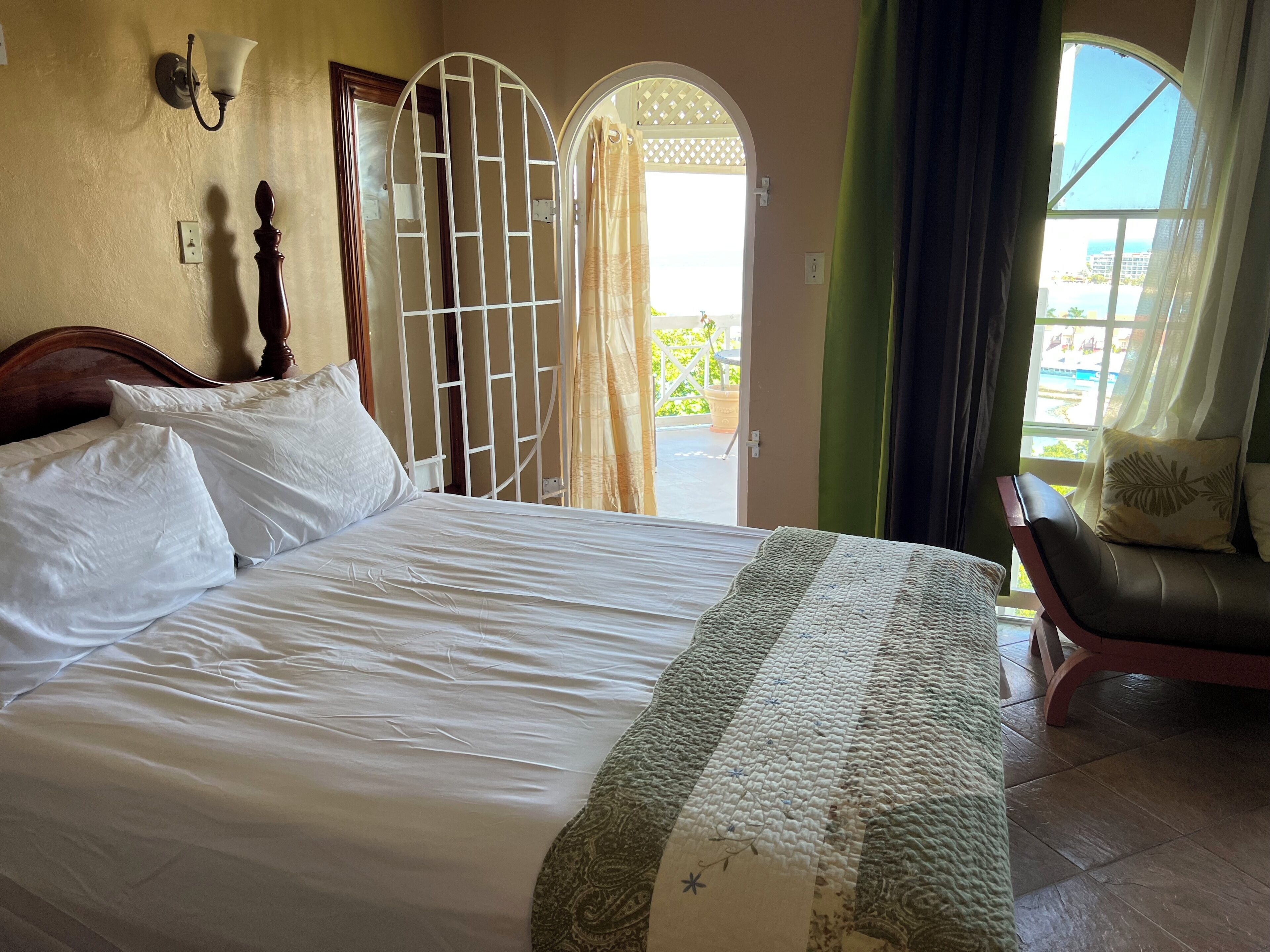1 chambre, fer et planche à repasser, Wi-Fi, literie fournie