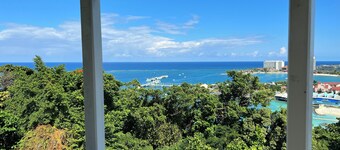 Lovely 1-bedroom Super Studio with AC in charming Ocho Rios's, Jamaica St Ann.