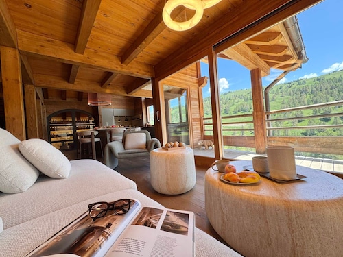 Exceptional Chalet in Vars – 21 guests, 450 sqm, 3 suites