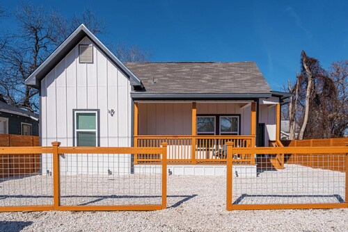Elegant 4br/3ba Gem Near Downtown & The Alamo